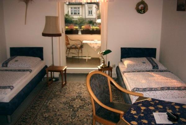 Hotel-Pension Koenigswald Dresde Habitación foto